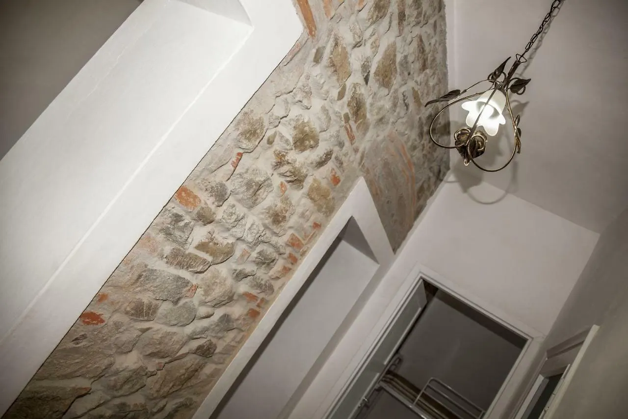 Villa Elvira Ambra 0*,  Italia